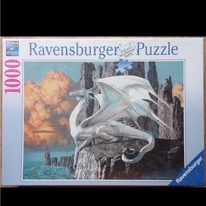 Ravensburger White Dragon 1000 Piece Jigsaw Puzzle no. 156962 dated 2006 EUC